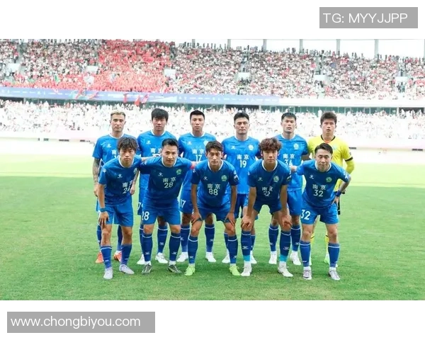 南京足球队在挑战赛中的灵活性表现分析与点评