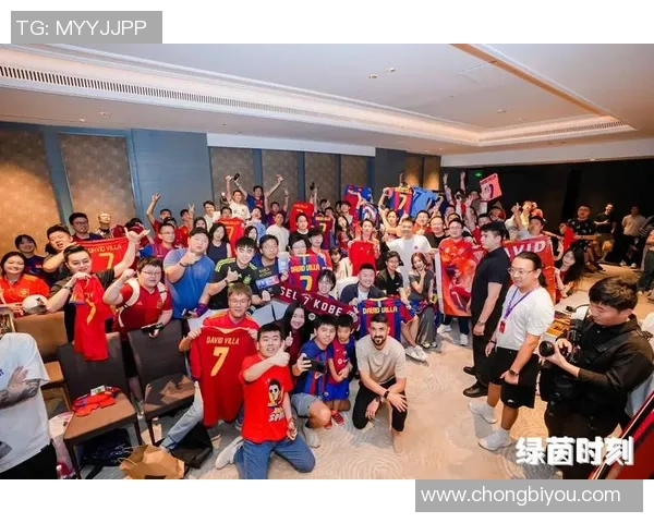 足球明星同框合影高清大集合展现球场魅力与友谊的精彩瞬间 足球明星同框合影高清大集合展现球场魅力与友谊的精彩瞬间